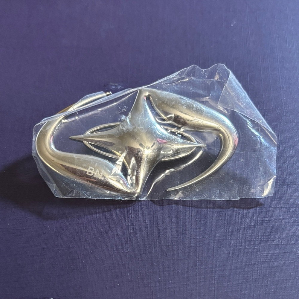 Silver Manta Ray Brooch